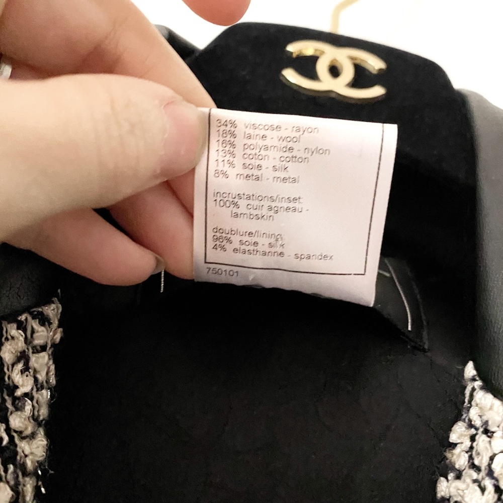 ❌NOW SOLD ❌Chanel runway 2005 fall tweed blazer - Picture 8 of 11